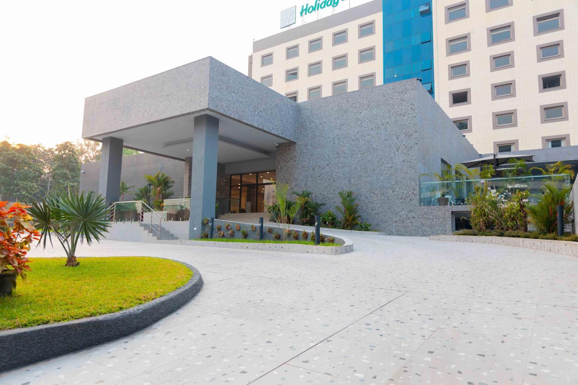Palms By Eagles Airport City, Formerly Holiday Inn Akkra Exterior foto